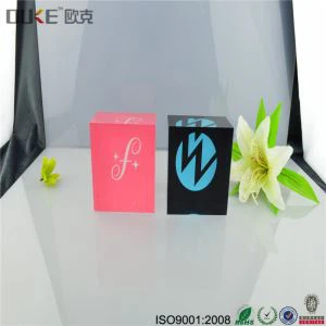 Des photos en blocs de logo en acrylique clair à la main de haute qualité sur l'acrylique à vendre