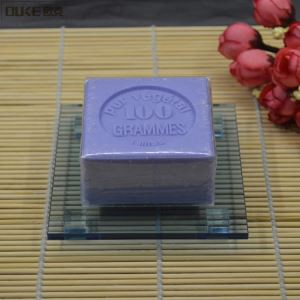 Plat de savon acrylique coloré à la maison